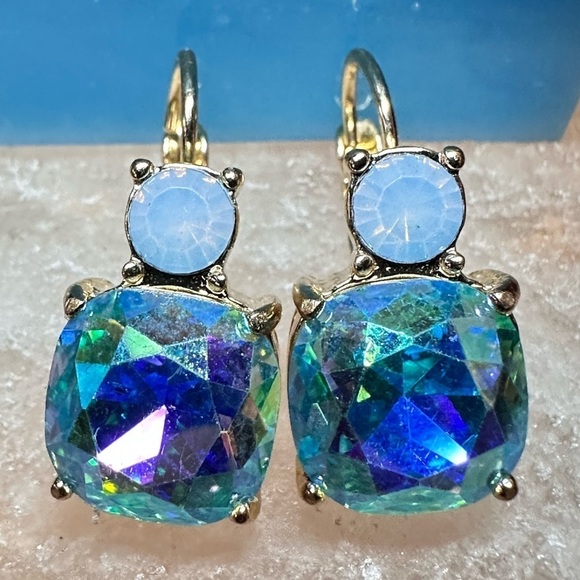 Bella Jack blue Crystal lever Back Gold Tone EUC 0674 P - Picture 7 of 10